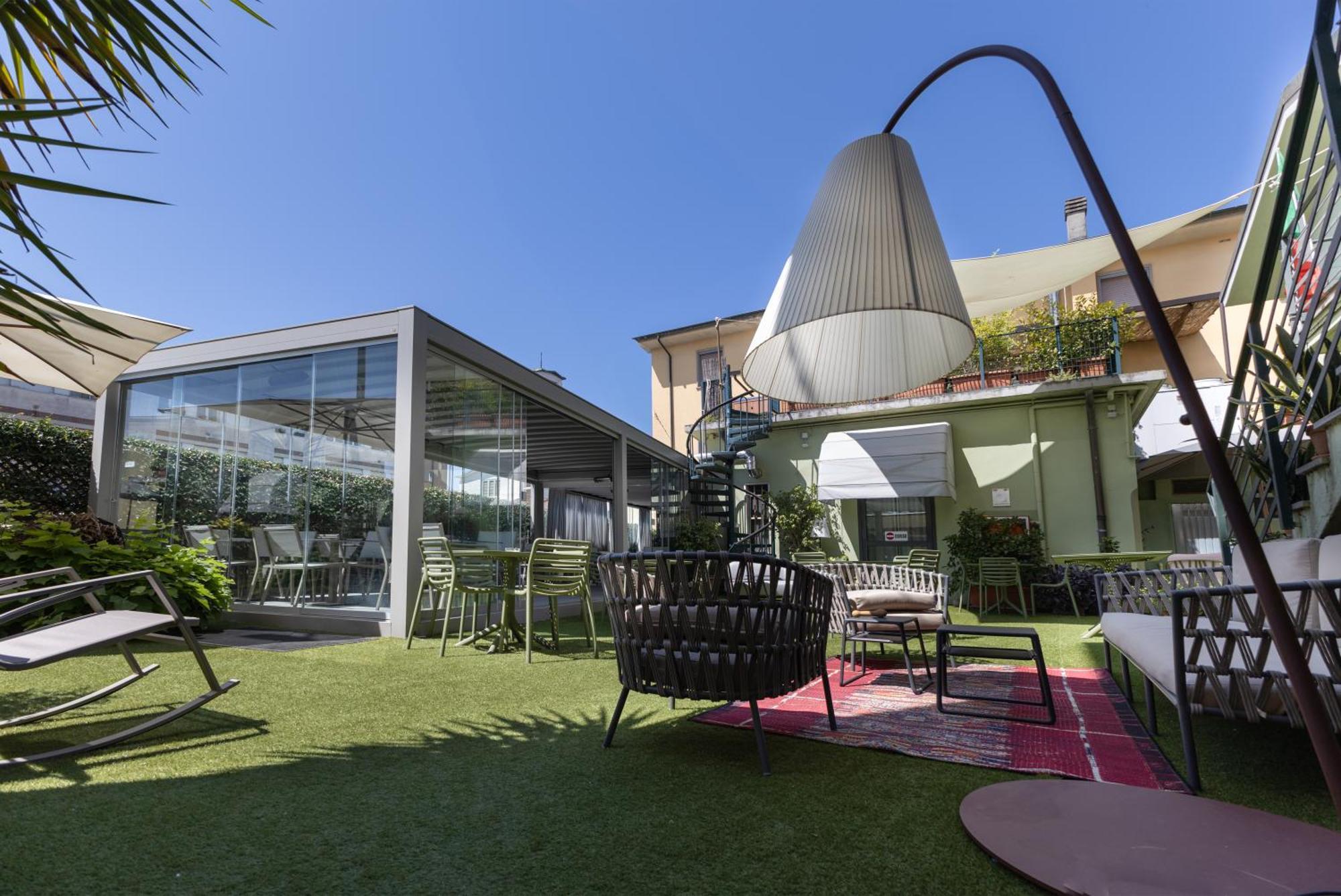 Hotel Bernardino Lucca Exteriör bild